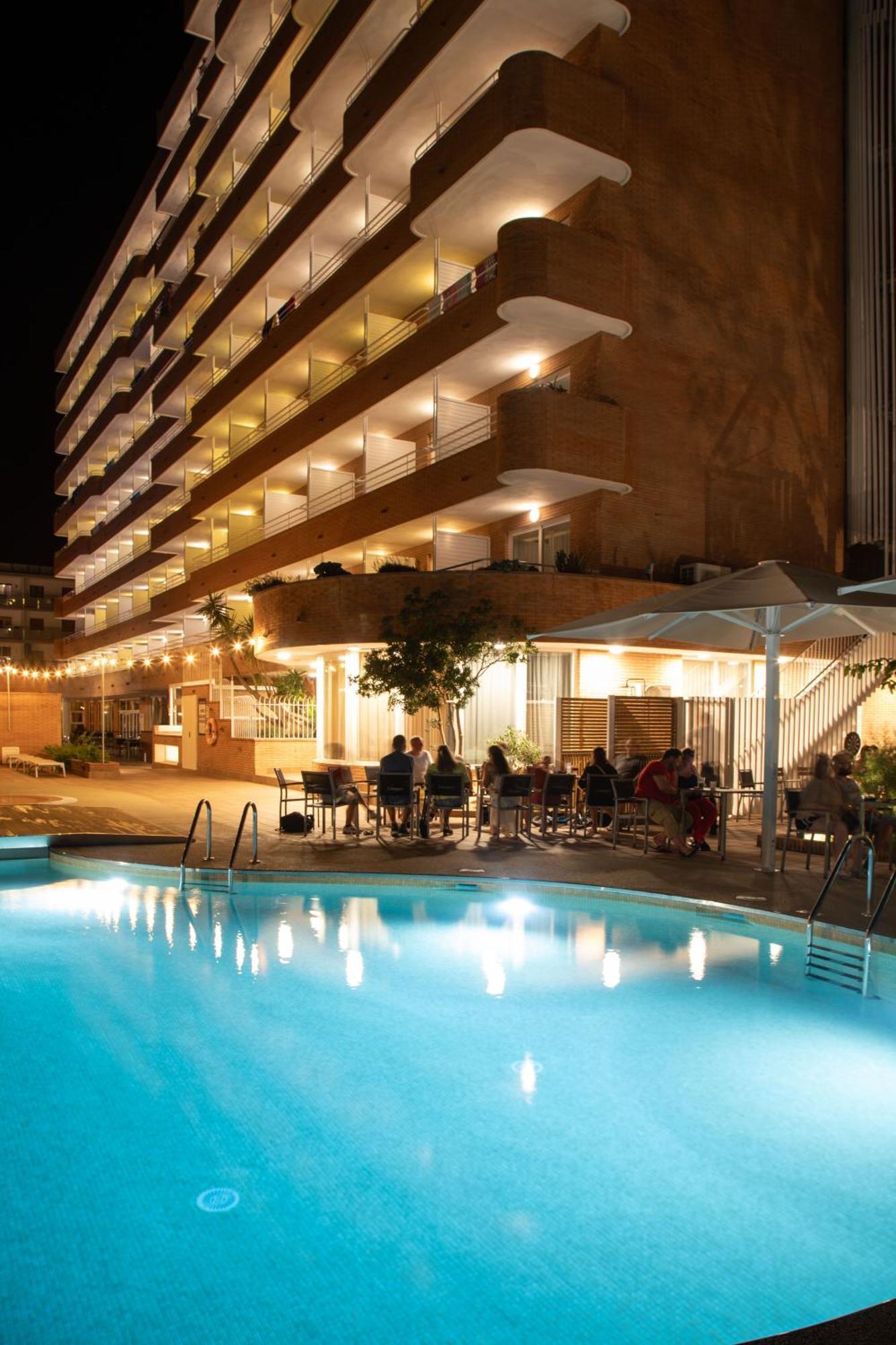 Prestige Sant Marc Hotel Roses Bagian luar foto