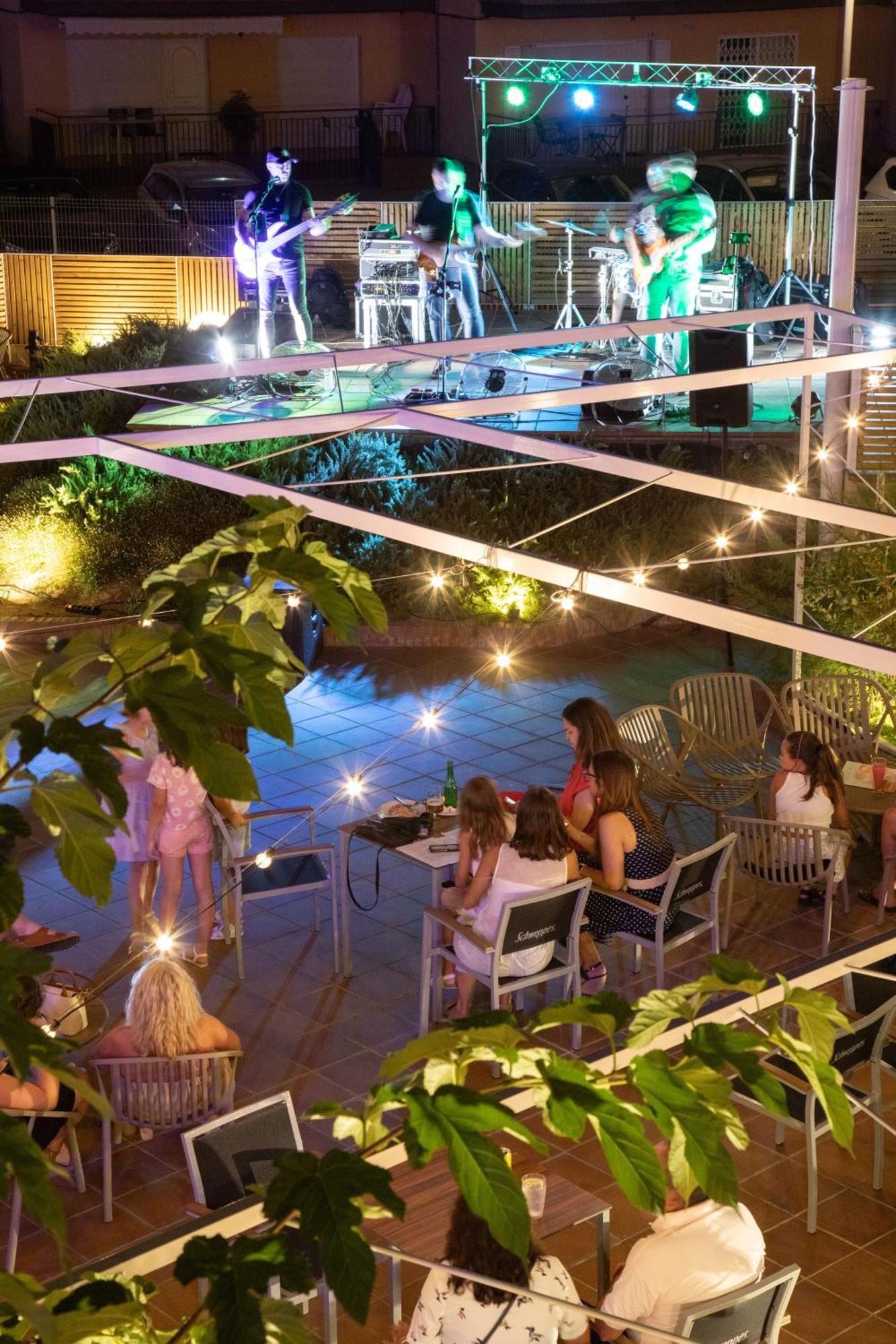 Prestige Sant Marc Hotel Roses Bagian luar foto